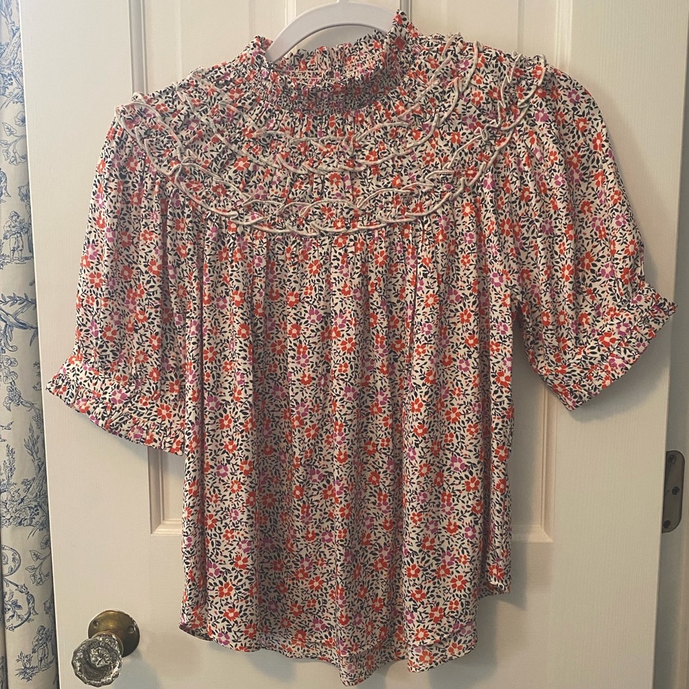 Ann Taylor smocked short sleeve top floral